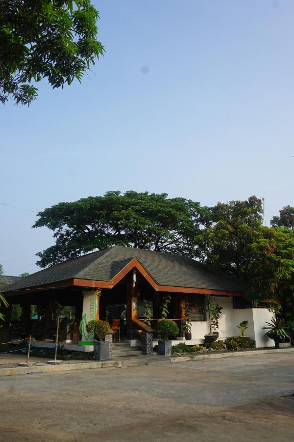 Floating Sanctuary Resort Powered By Cocotel Bulacan Kültér fotó