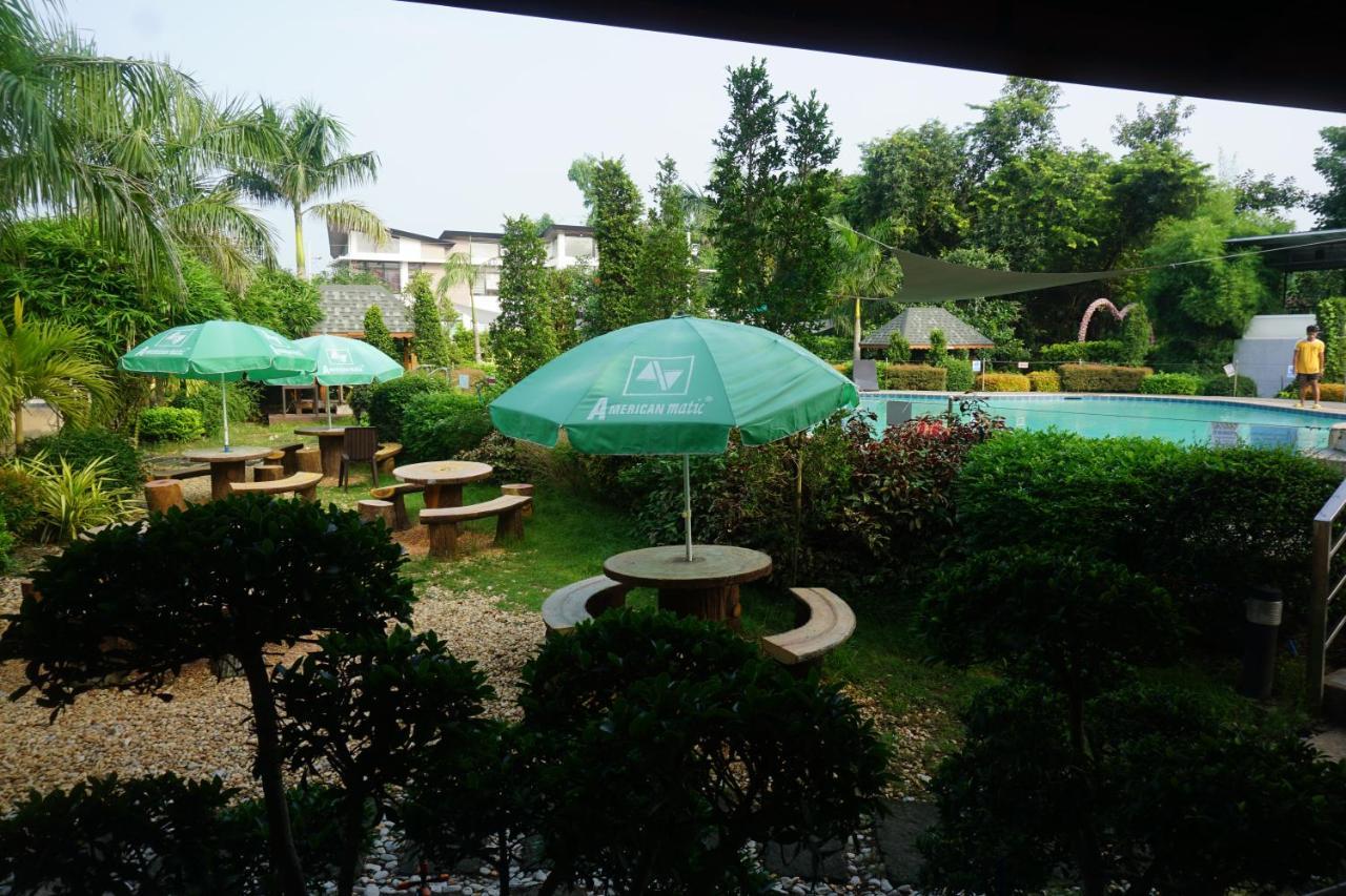 Floating Sanctuary Resort Powered By Cocotel Bulacan Kültér fotó
