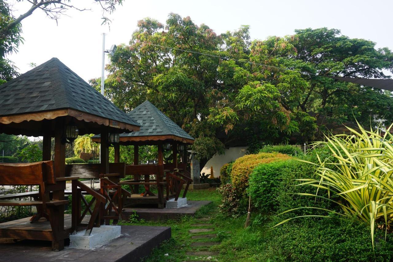 Floating Sanctuary Resort Powered By Cocotel Bulacan Kültér fotó