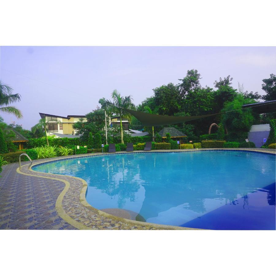 Floating Sanctuary Resort Powered By Cocotel Bulacan Kültér fotó